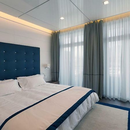 Yacht Club Marina Di Loano Hotel Екстериор снимка