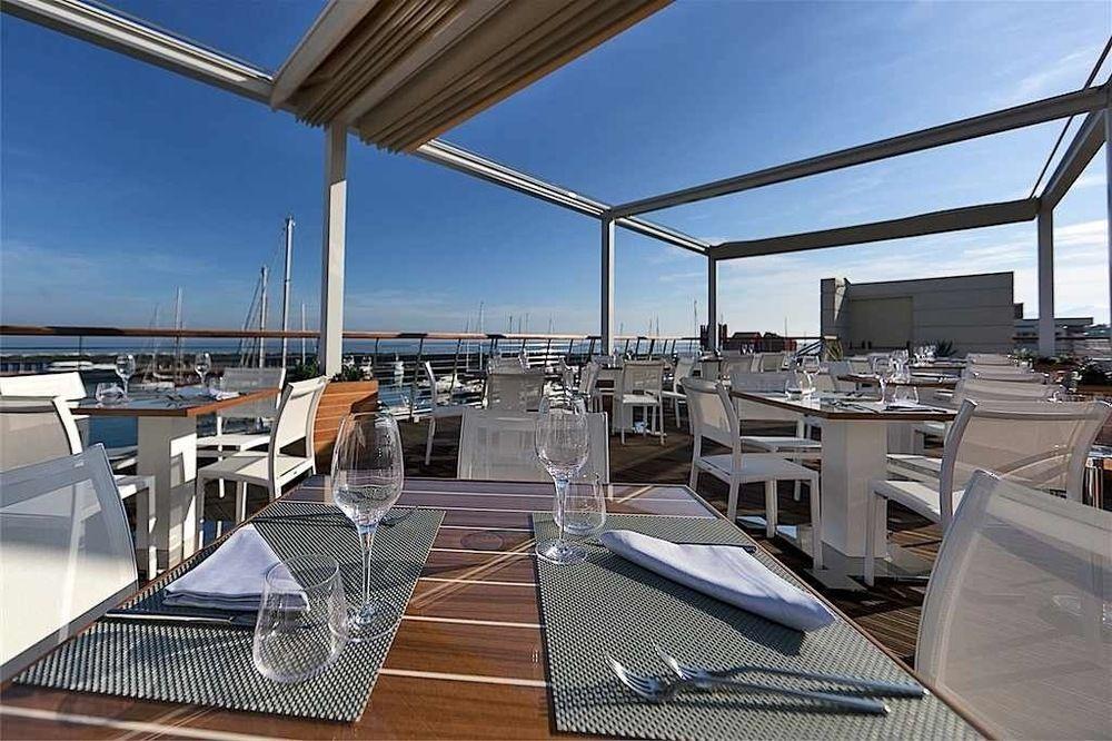 Yacht Club Marina Di Loano Hotel Екстериор снимка