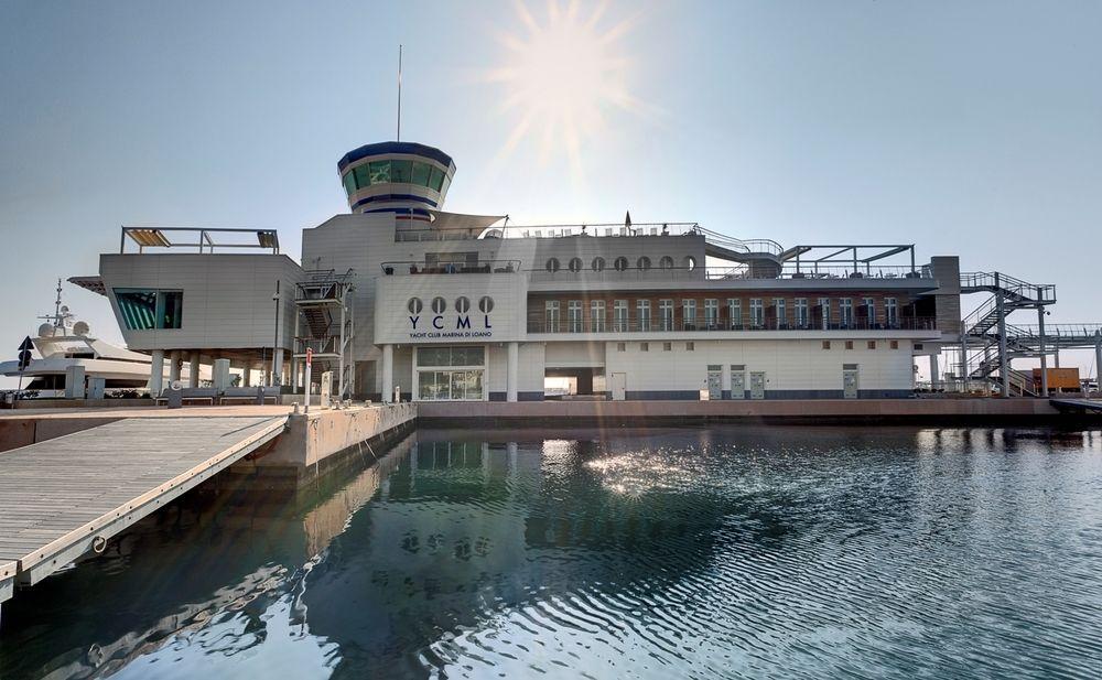 Yacht Club Marina Di Loano Hotel Екстериор снимка