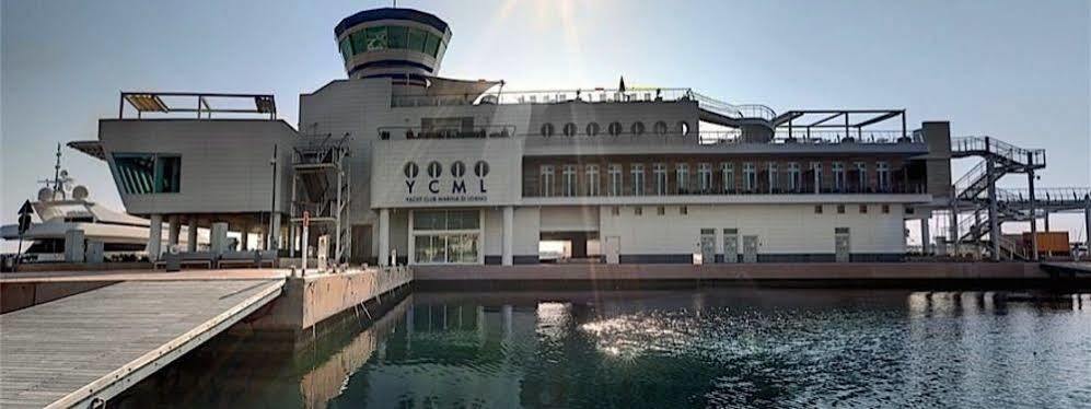 Yacht Club Marina Di Loano Hotel Екстериор снимка