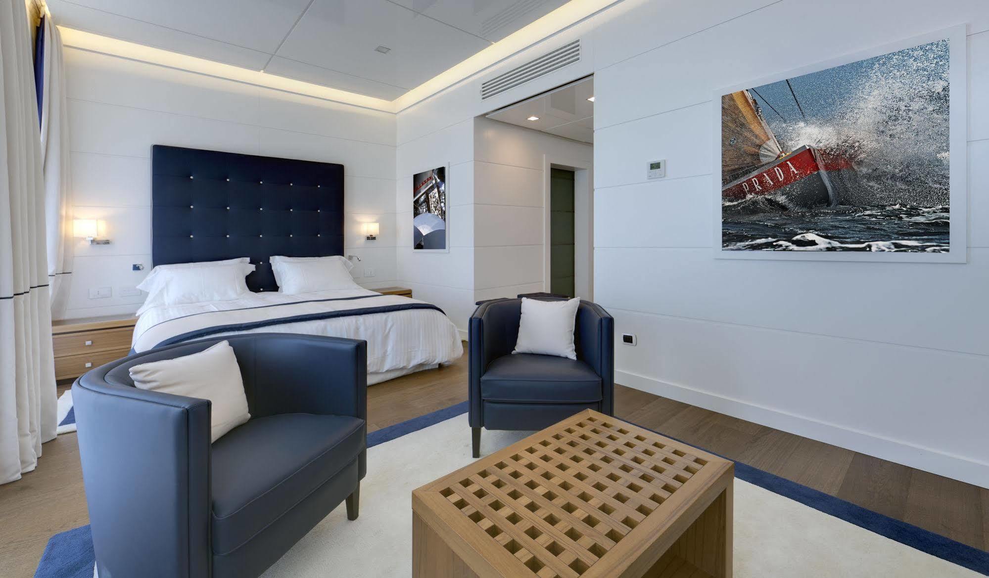 Yacht Club Marina Di Loano Hotel Екстериор снимка