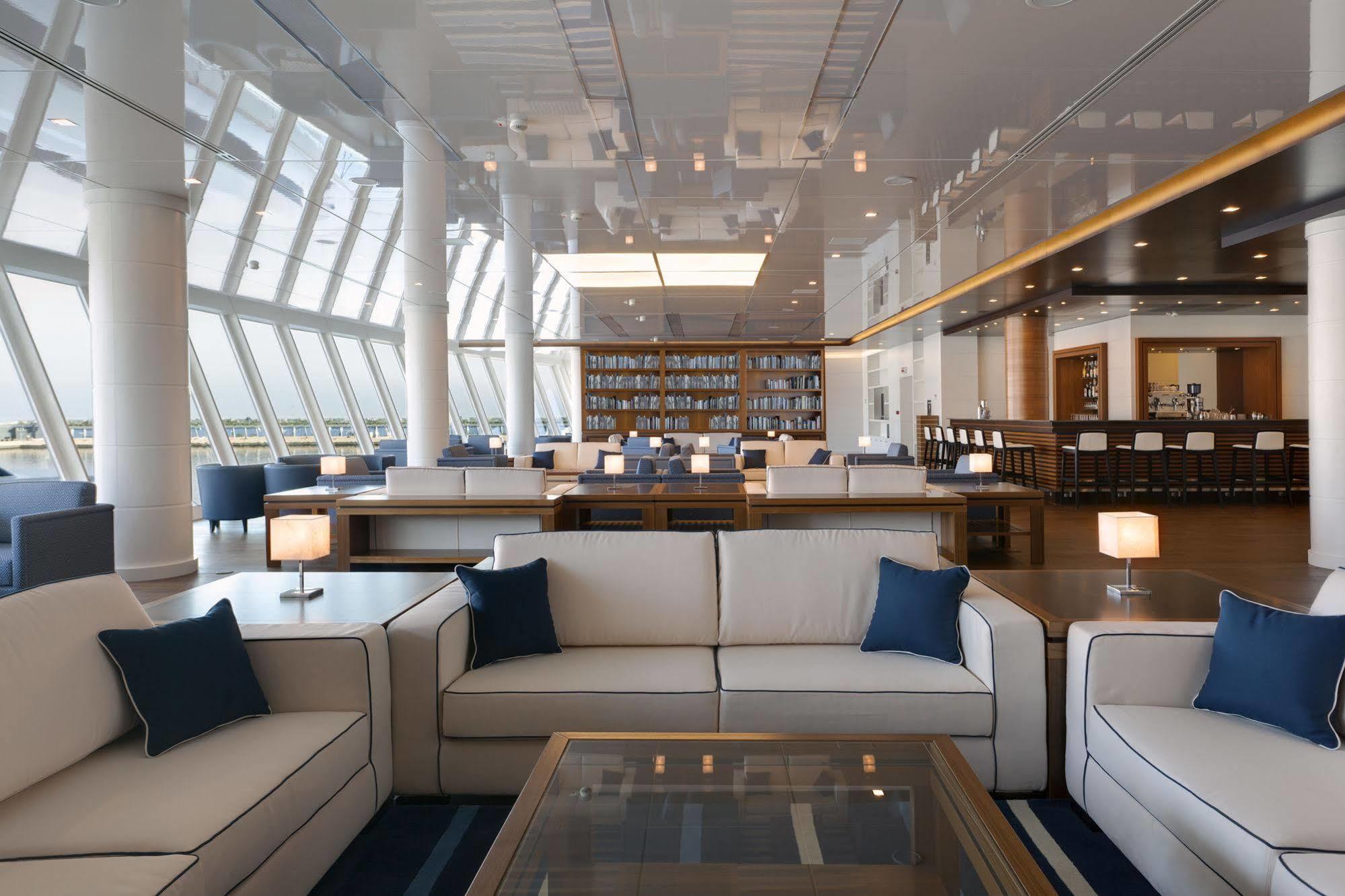 Yacht Club Marina Di Loano Hotel Екстериор снимка